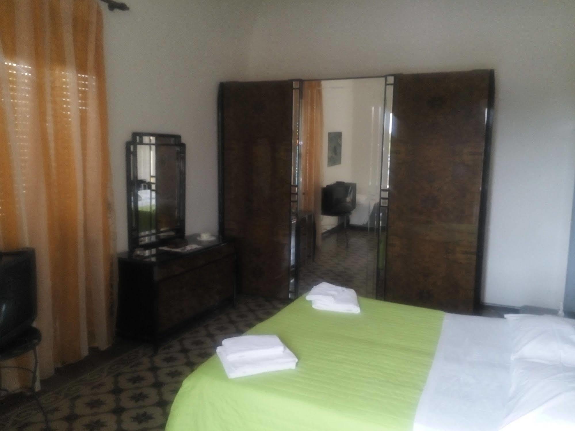Il Casale Hotell Milazzo Eksteriør bilde
